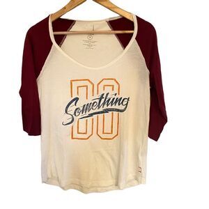 Sevenly the archer small baseball cut red cream shirt